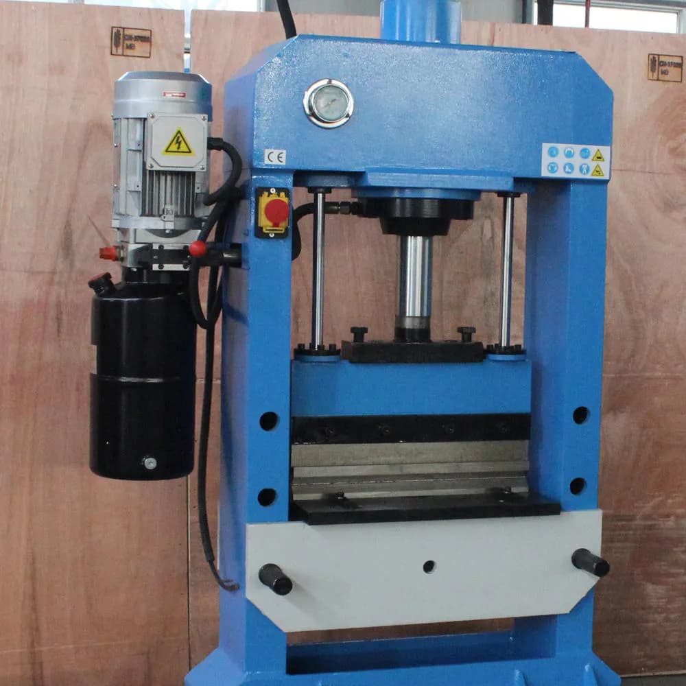 Máy ép thủy lực HPB-1500 150 tấn