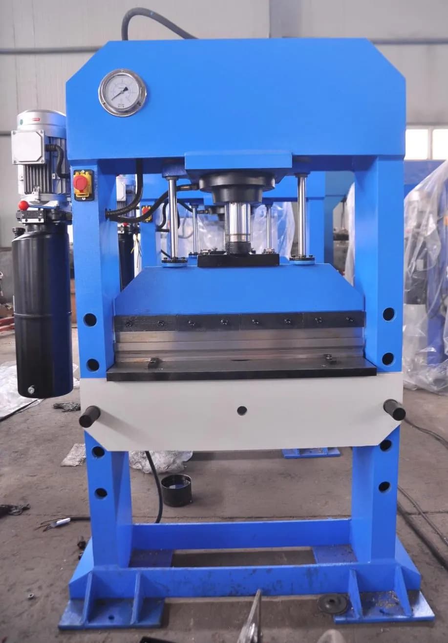 Máy ép thủy lực HPB-2000 200 tấn