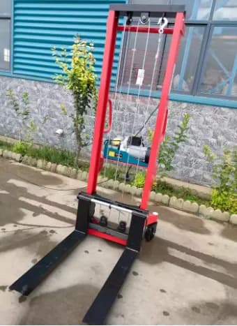 Xe nâng tay cao càng C