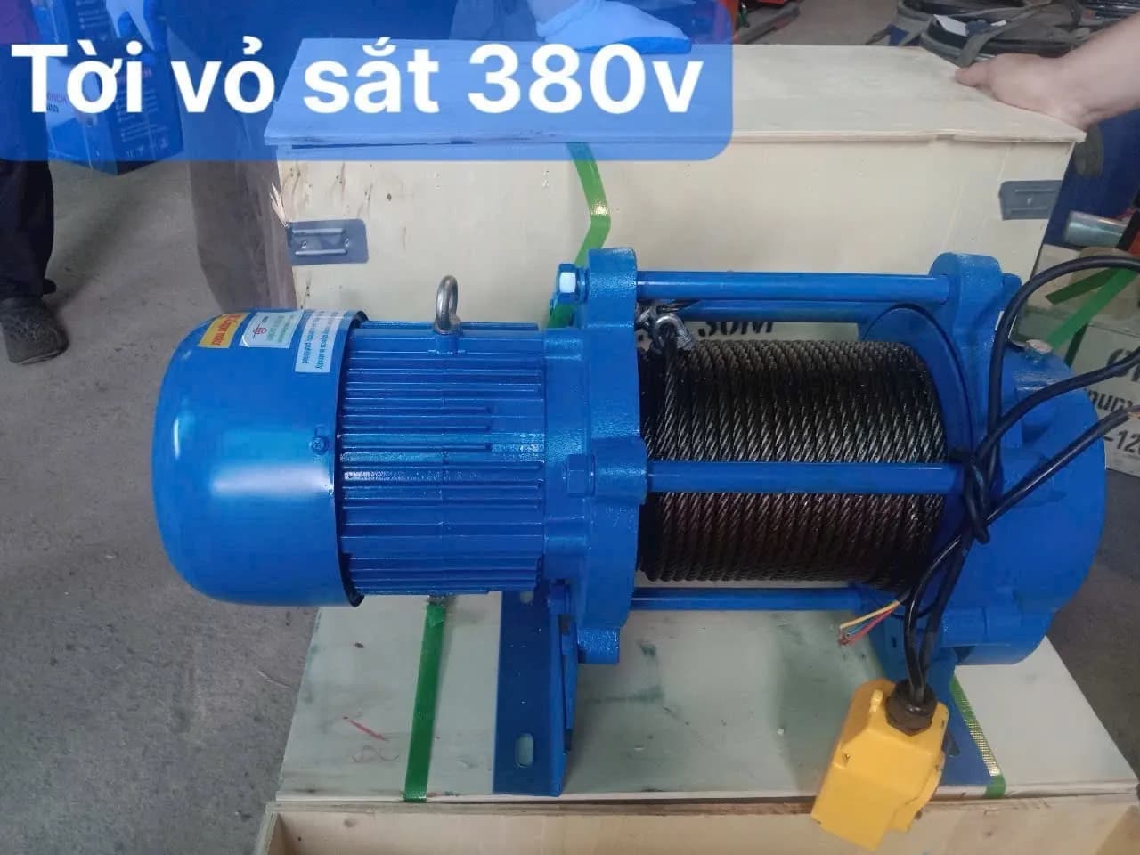 Tời vỏ sắt KCD 750-1500kg-100m